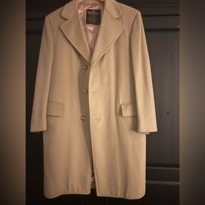 McFarlin’s men’s tailored luxurious Mongolian cashmere VTG top coat